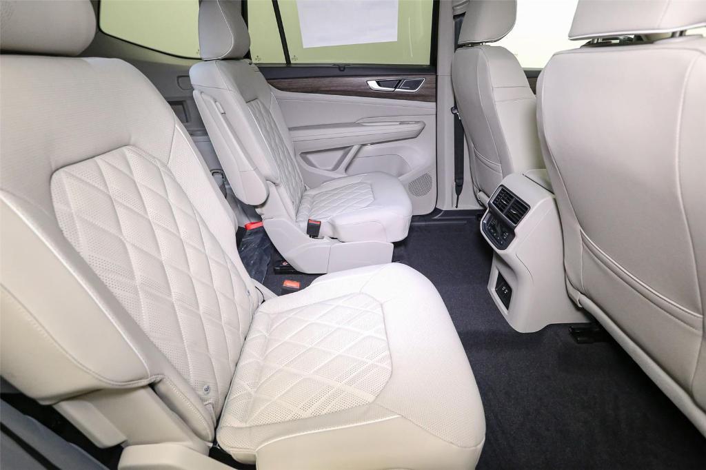 new 2026 Volkswagen Atlas car, priced at $54,951