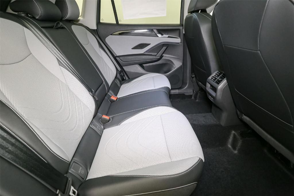 new 2025 Volkswagen Tiguan car, priced at $34,164