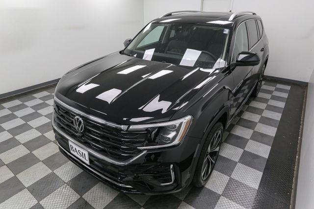 new 2025 Volkswagen Atlas car, priced at $52,661