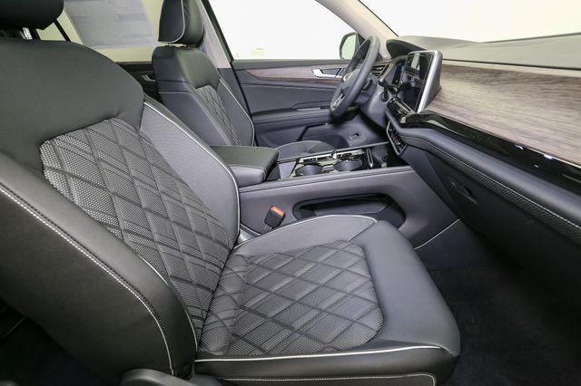 new 2025 Volkswagen Atlas car, priced at $52,661