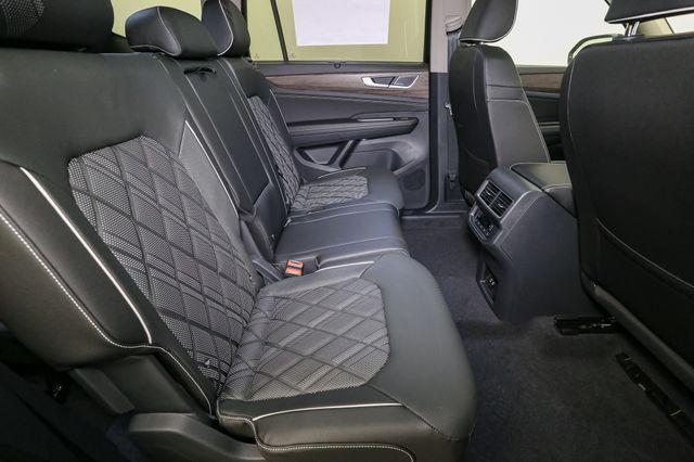 new 2025 Volkswagen Atlas car, priced at $52,661