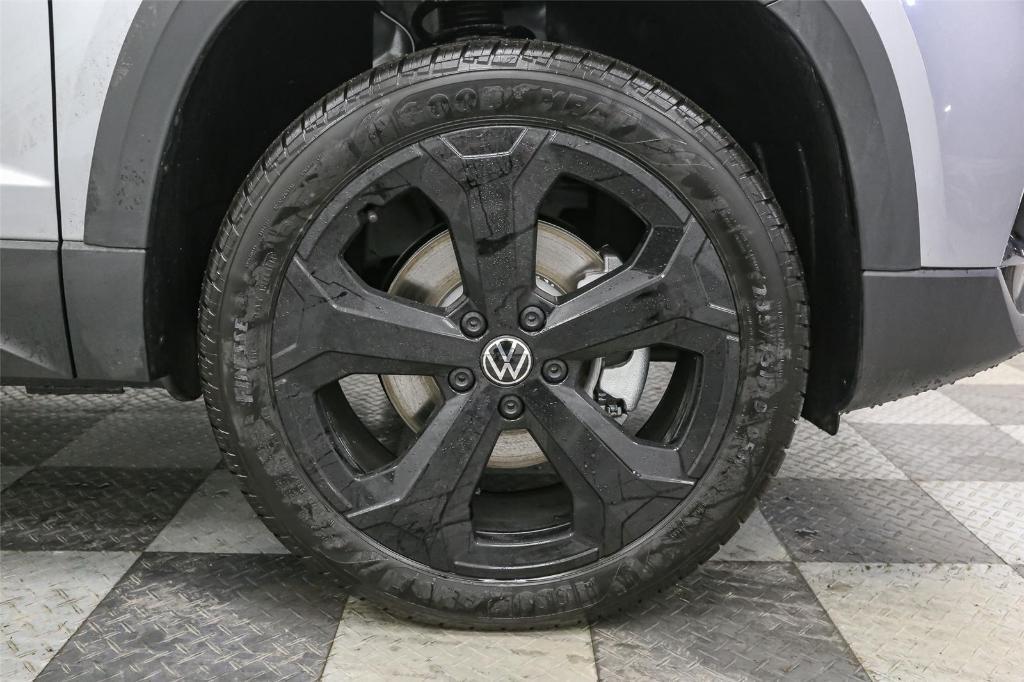 new 2025 Volkswagen Taos car, priced at $34,298