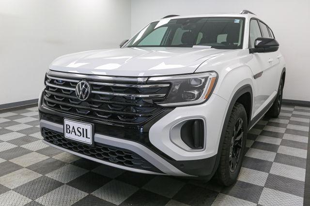 new 2025 Volkswagen Atlas car, priced at $43,808
