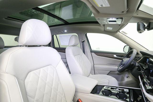 new 2025 Volkswagen Atlas car, priced at $53,234