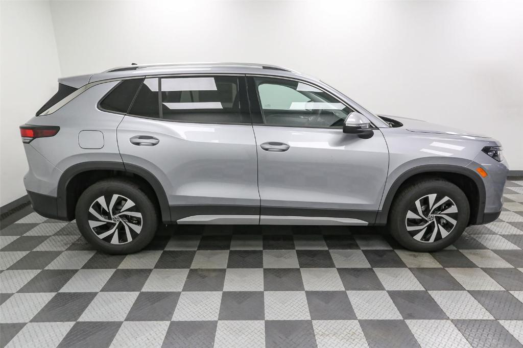 new 2025 Volkswagen Tiguan car, priced at $30,551