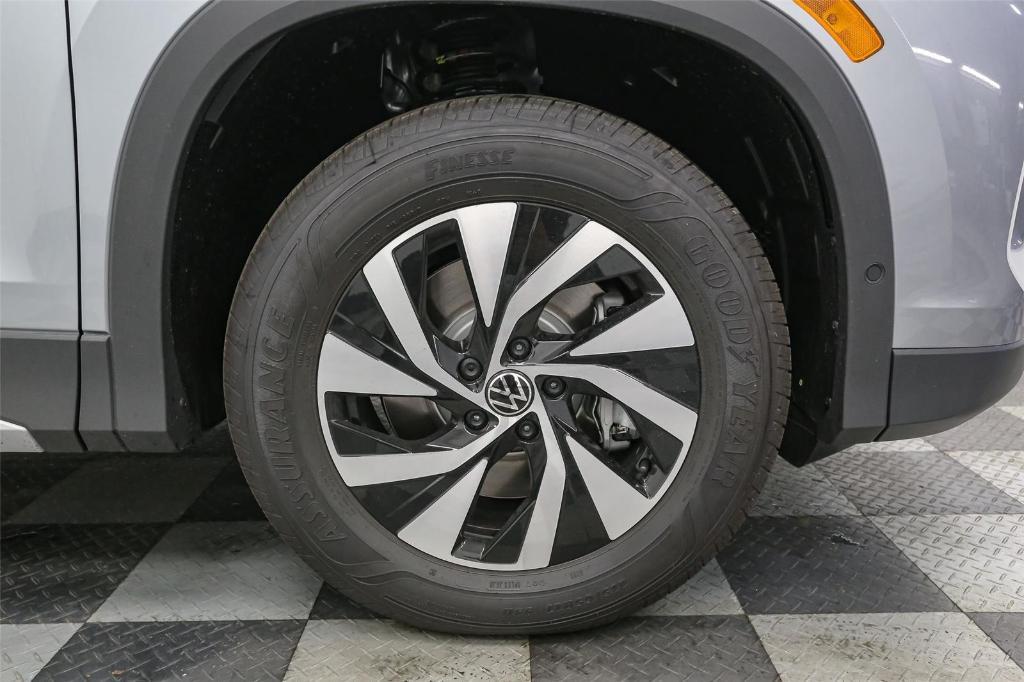 new 2025 Volkswagen Tiguan car, priced at $30,551
