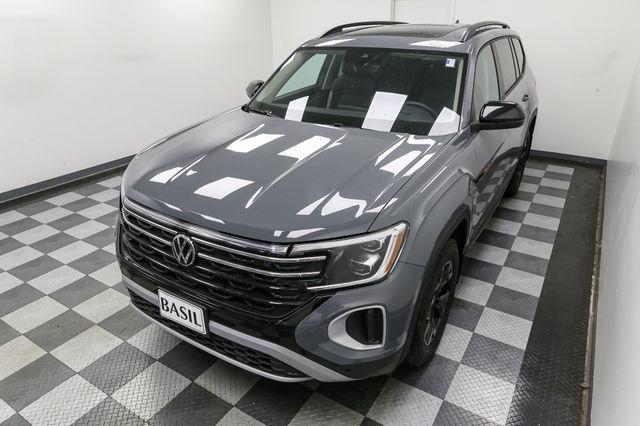 new 2024 Volkswagen Atlas car, priced at $48,753