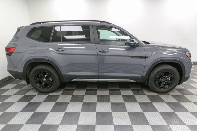 new 2025 Volkswagen Atlas car, priced at $44,880