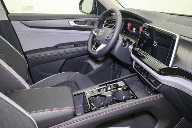 new 2025 Volkswagen Atlas car, priced at $43,808