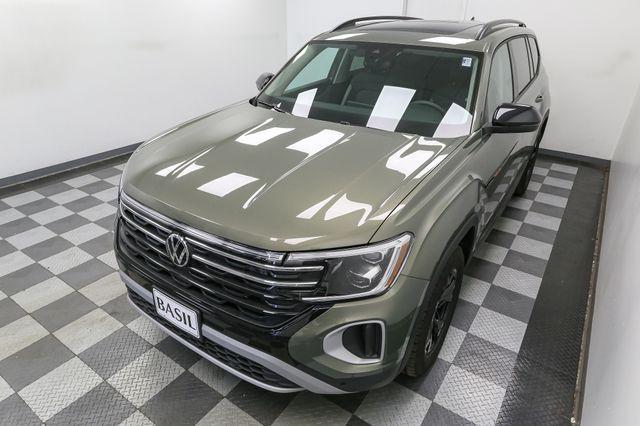 new 2025 Volkswagen Atlas car, priced at $43,808