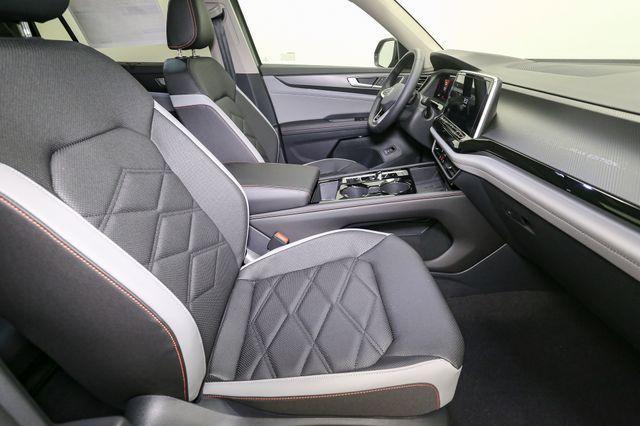 new 2025 Volkswagen Atlas car, priced at $43,808