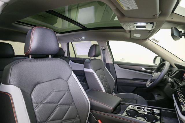 new 2025 Volkswagen Atlas car, priced at $43,808