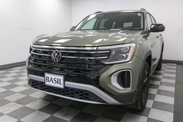 new 2025 Volkswagen Atlas car, priced at $43,808