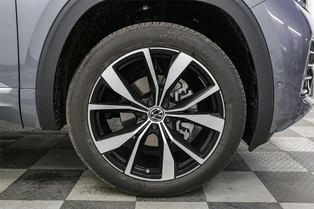 new 2025 Volkswagen Atlas car, priced at $50,520