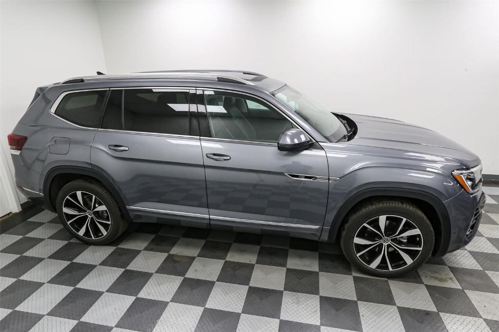 new 2025 Volkswagen Atlas car, priced at $50,520
