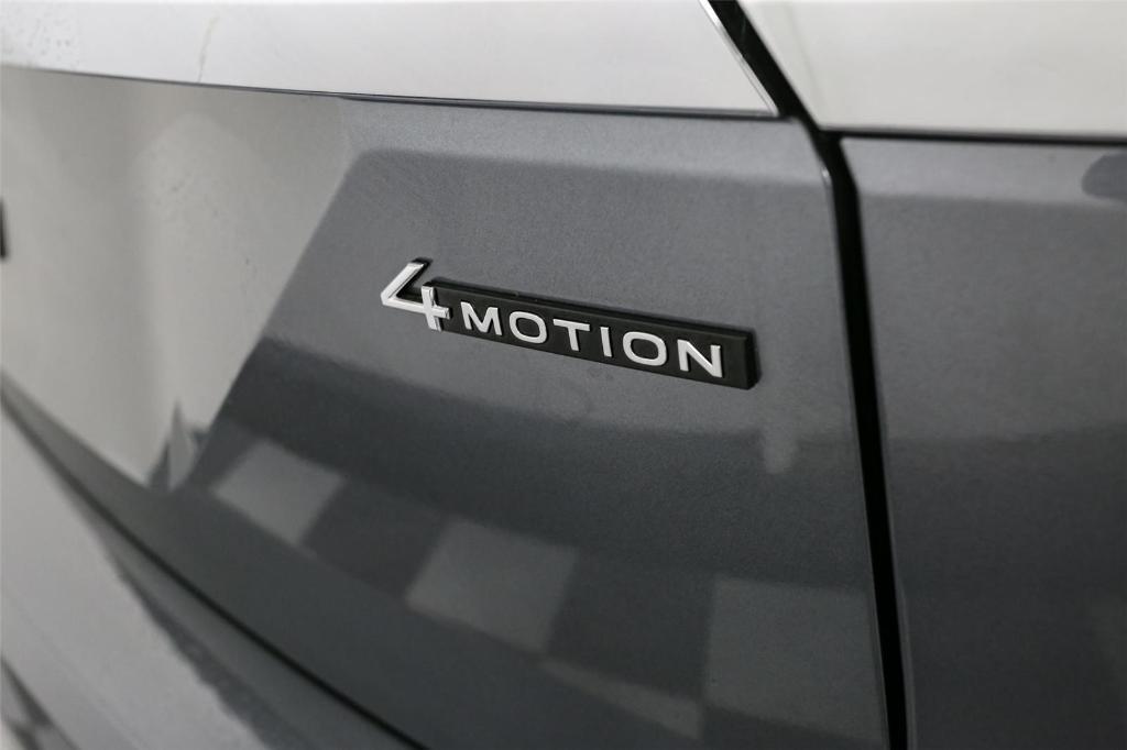 new 2025 Volkswagen Atlas car, priced at $50,520