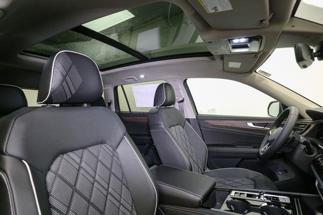 new 2025 Volkswagen Atlas car, priced at $50,520