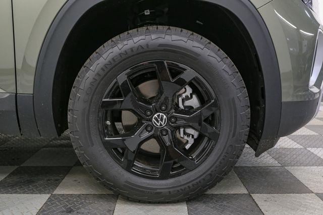 new 2025 Volkswagen Atlas car, priced at $43,808