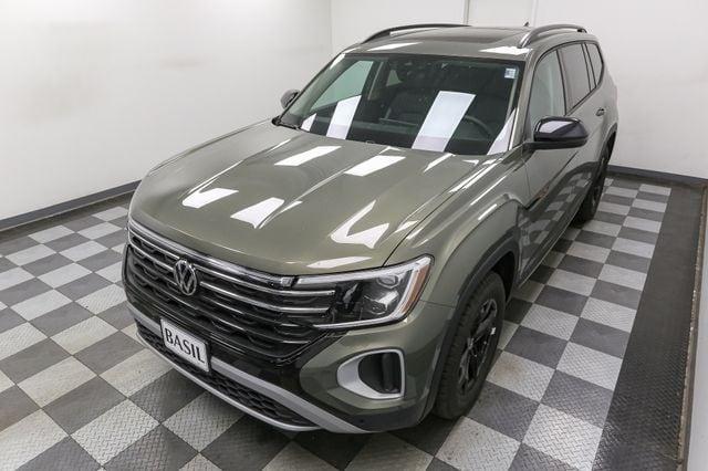 new 2025 Volkswagen Atlas car, priced at $43,808
