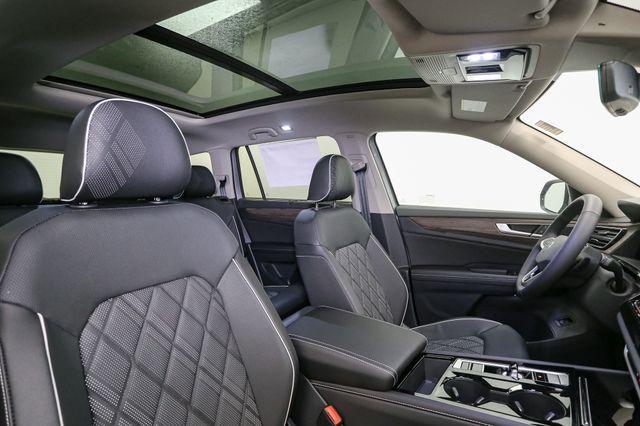 new 2025 Volkswagen Atlas car, priced at $52,738