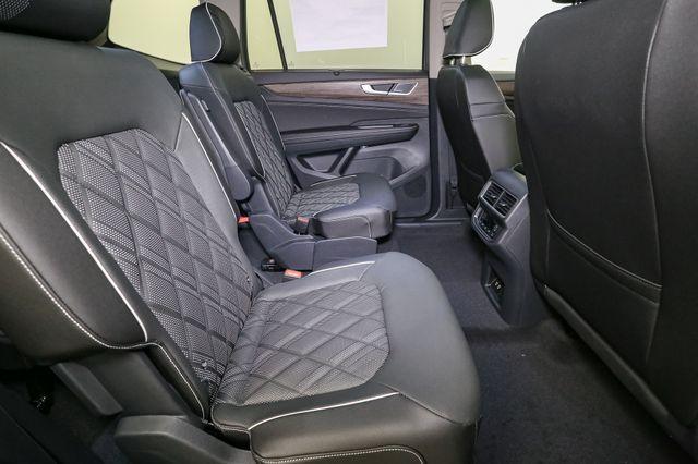 new 2025 Volkswagen Atlas car, priced at $52,738