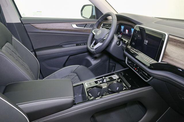 new 2025 Volkswagen Atlas car, priced at $52,738