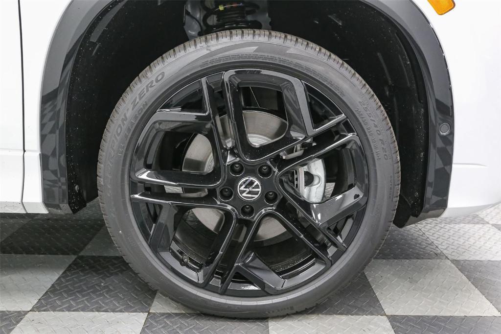 new 2025 Volkswagen Tiguan car, priced at $37,631