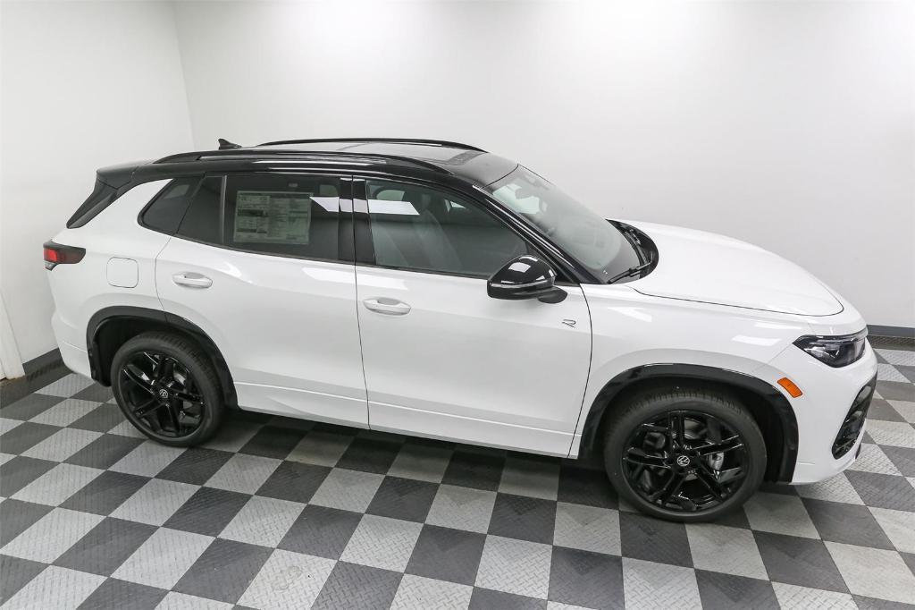 new 2025 Volkswagen Tiguan car, priced at $37,631