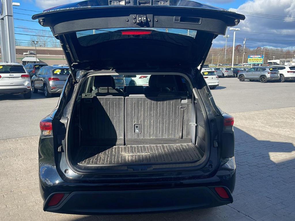 used 2023 Toyota Highlander car, priced at $36,885