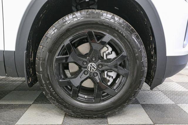new 2025 Volkswagen Atlas car, priced at $44,443