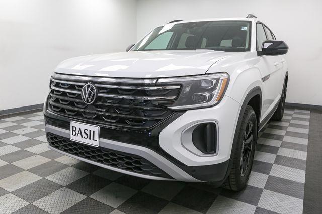 new 2025 Volkswagen Atlas car, priced at $44,443