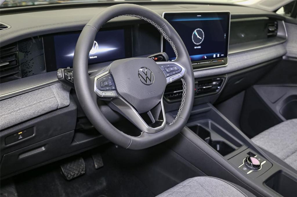 new 2025 Volkswagen Tiguan car, priced at $31,277
