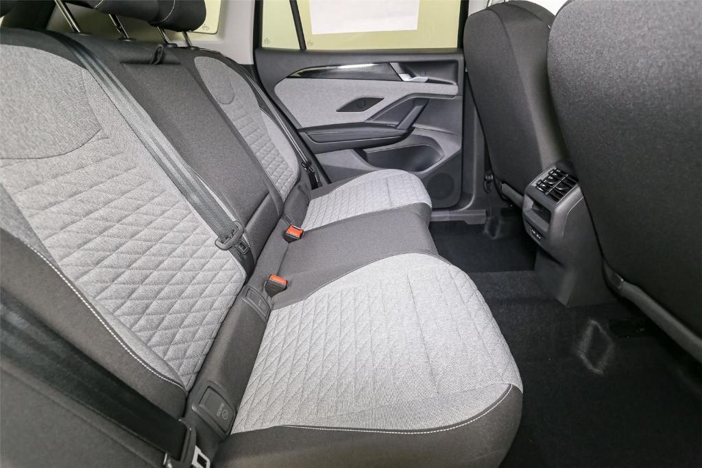 new 2025 Volkswagen Tiguan car, priced at $31,277