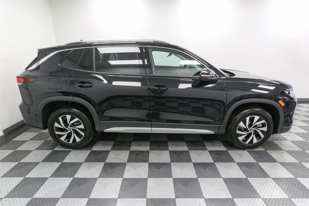 new 2025 Volkswagen Tiguan car, priced at $31,277