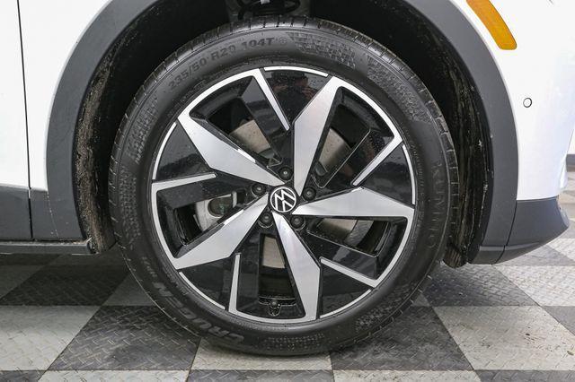 new 2025 Volkswagen ID.4 car, priced at $46,176