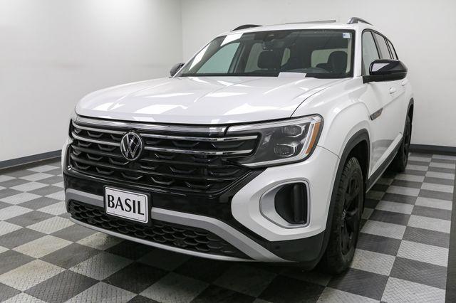 new 2024 Volkswagen Atlas car, priced at $47,922