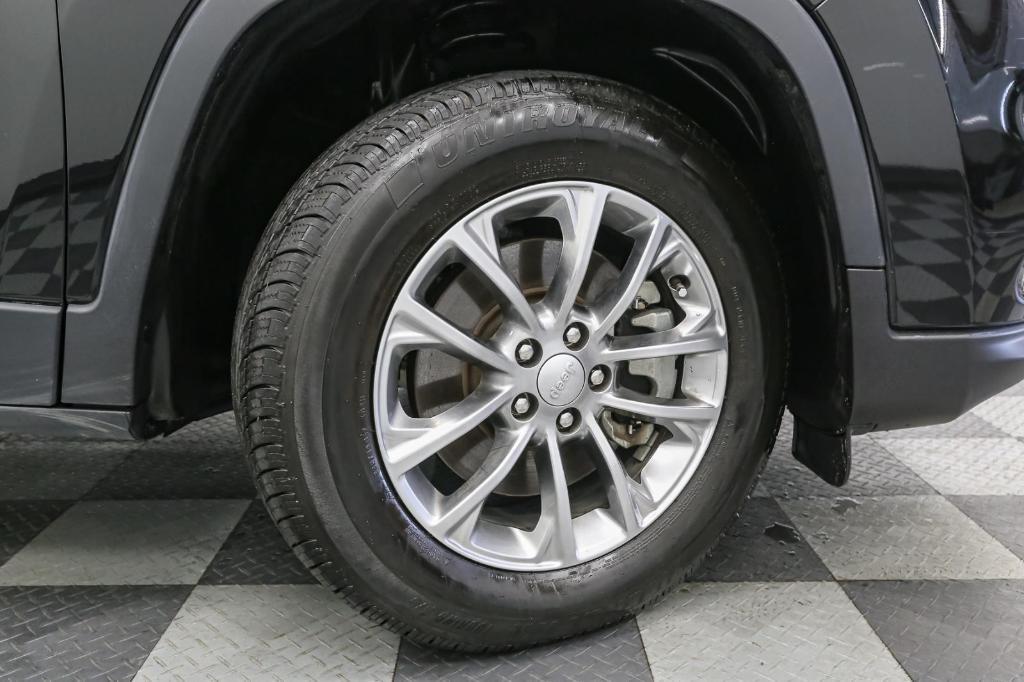 used 2021 Jeep Cherokee car, priced at $22,767
