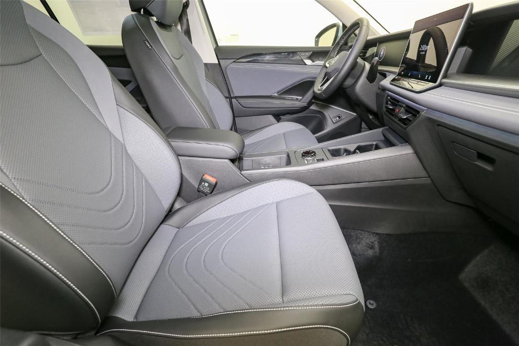 new 2025 Volkswagen Tiguan car, priced at $35,030