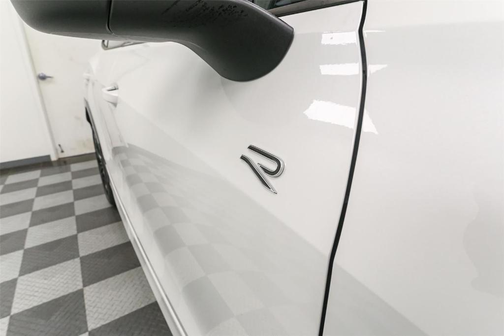 new 2025 Volkswagen Tiguan car, priced at $37,631