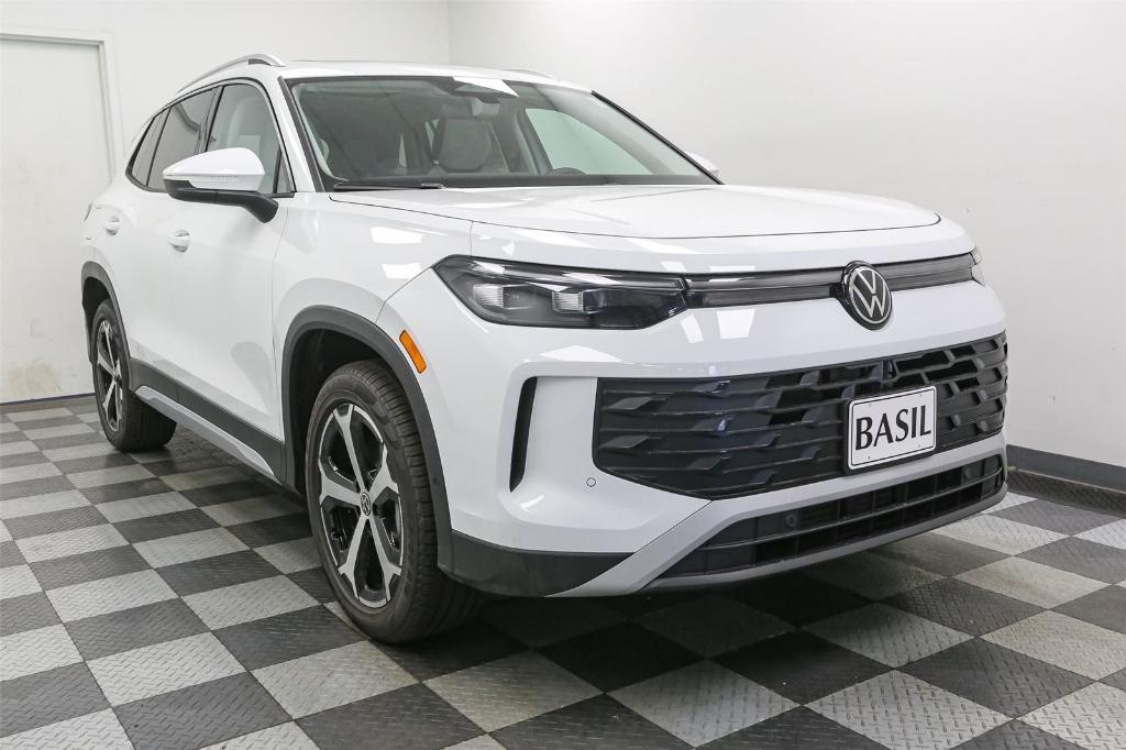 new 2025 Volkswagen Tiguan car, priced at $35,030