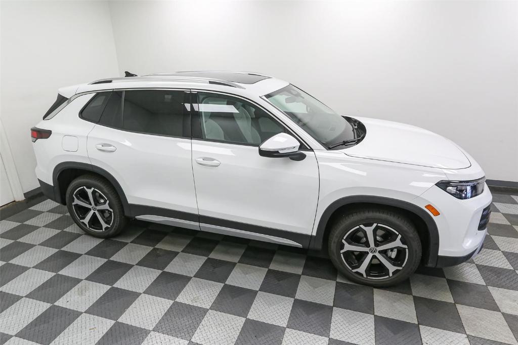 new 2025 Volkswagen Tiguan car, priced at $35,030