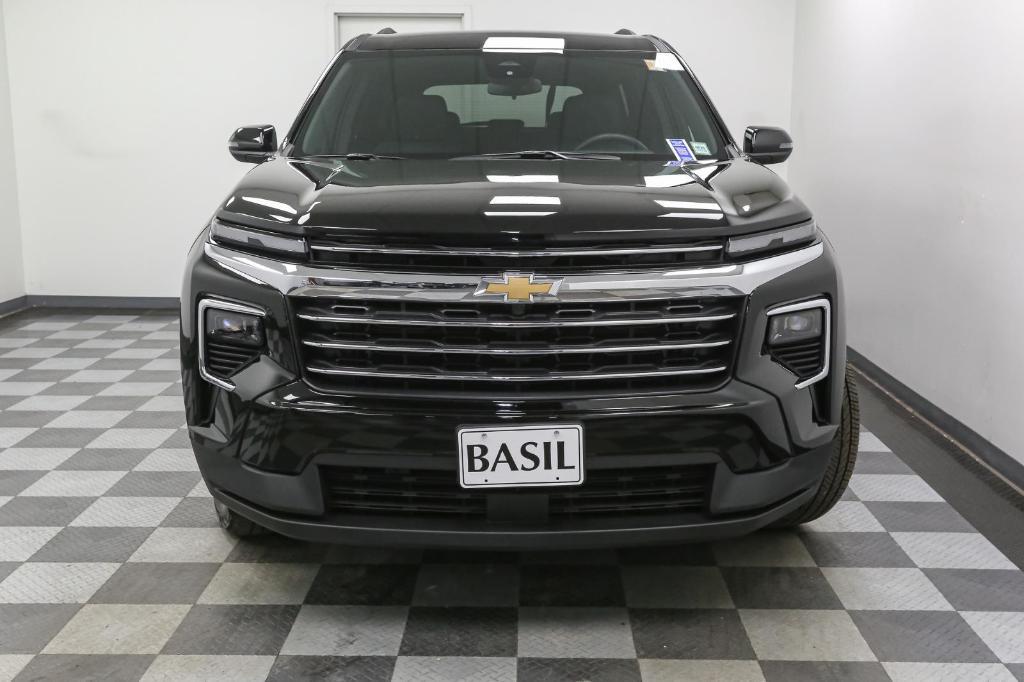 used 2025 Chevrolet Traverse car, priced at $41,195