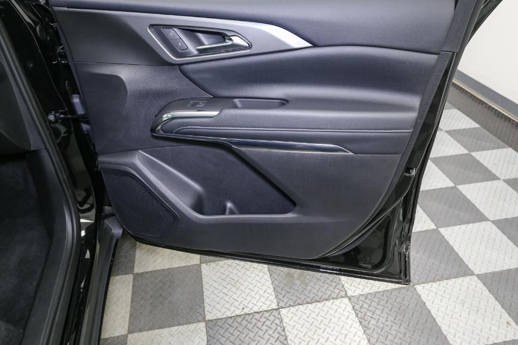 used 2025 Chevrolet Traverse car, priced at $41,195