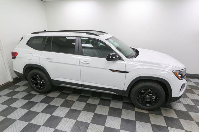 new 2025 Volkswagen Atlas car, priced at $44,427