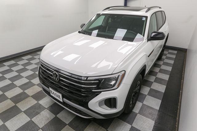 new 2025 Volkswagen Atlas car, priced at $44,427