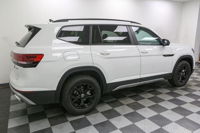 new 2025 Volkswagen Atlas car, priced at $44,427
