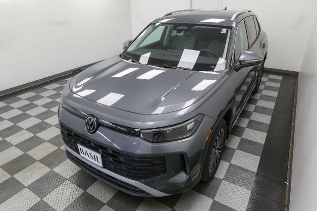 new 2025 Volkswagen Tiguan car, priced at $32,194