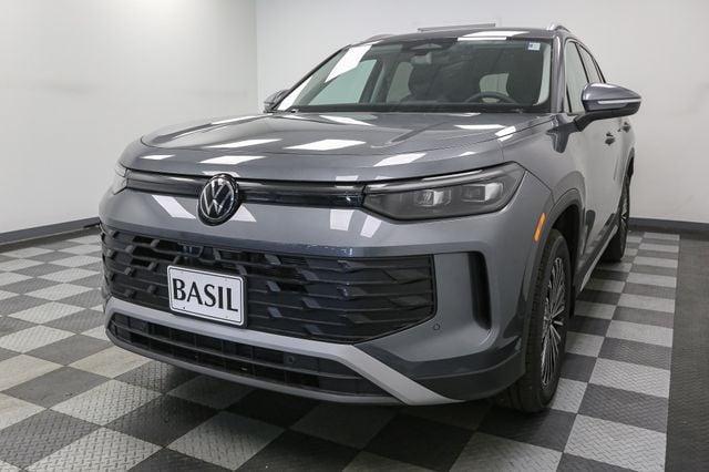 new 2025 Volkswagen Tiguan car, priced at $32,194