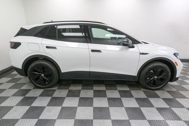 new 2025 Volkswagen ID.4 car, priced at $50,550