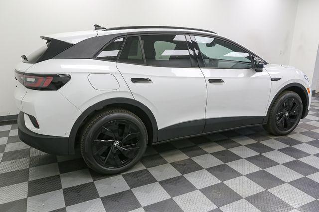 new 2025 Volkswagen ID.4 car, priced at $50,550